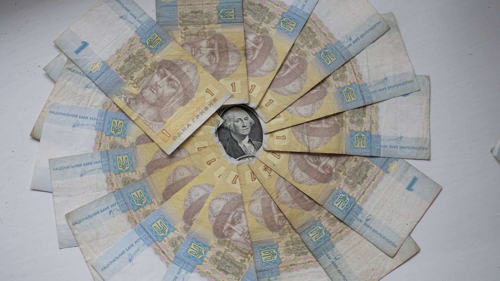 деньги на банковском счете нерезидента в какой то стране